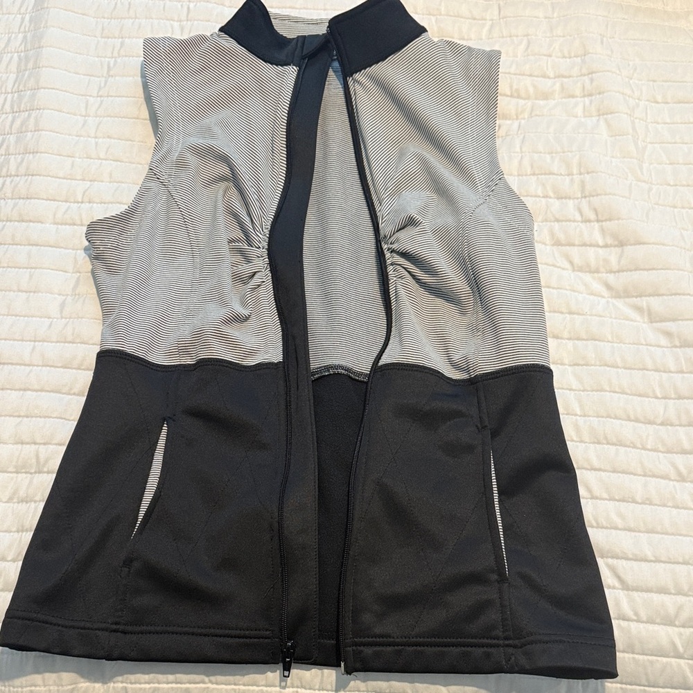 Albion Fitness Women's Black and Gray Vest